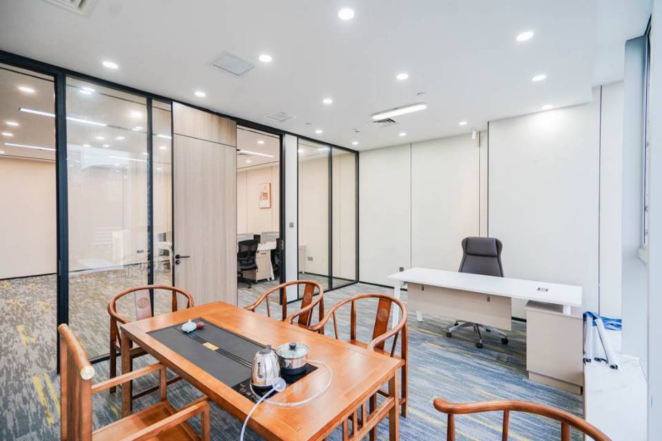 南宁环球金融中心T2栋1308号房 208平