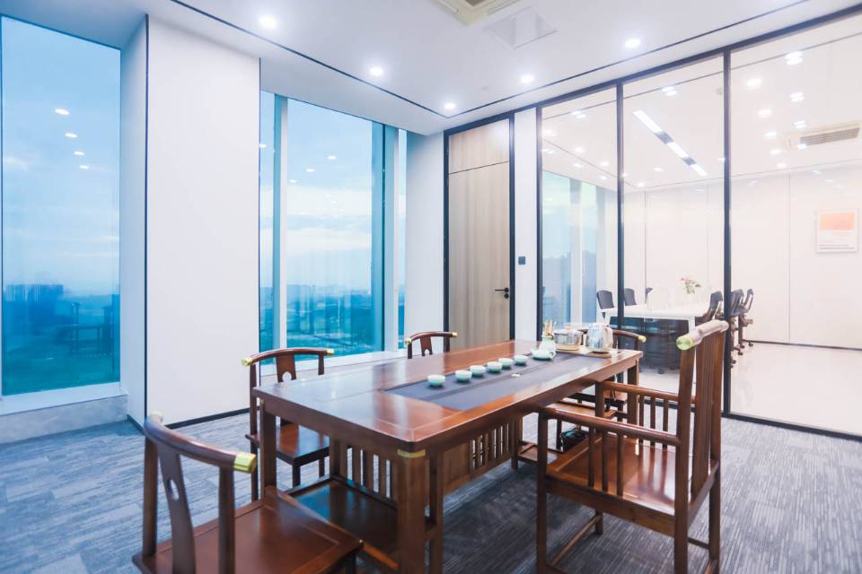 阳光金融大厦2205号216平