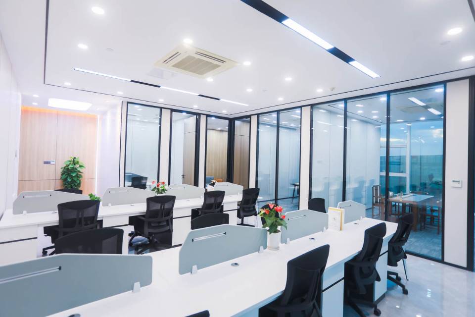 阳光金融大厦2205号216平