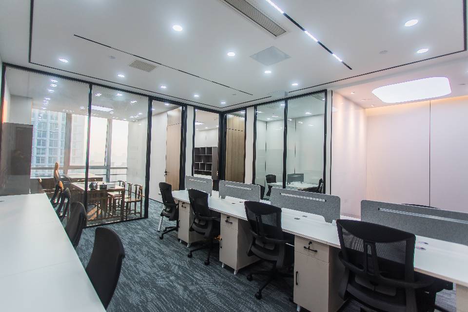 五洲交通大厦2015号  142平