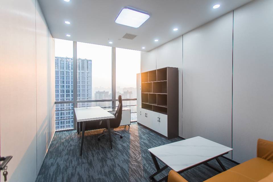 五洲交通大厦2015号  142平