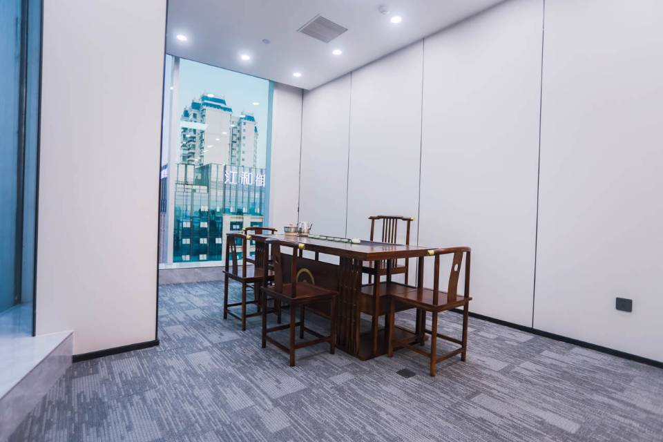 阳光金融大厦2210号218平