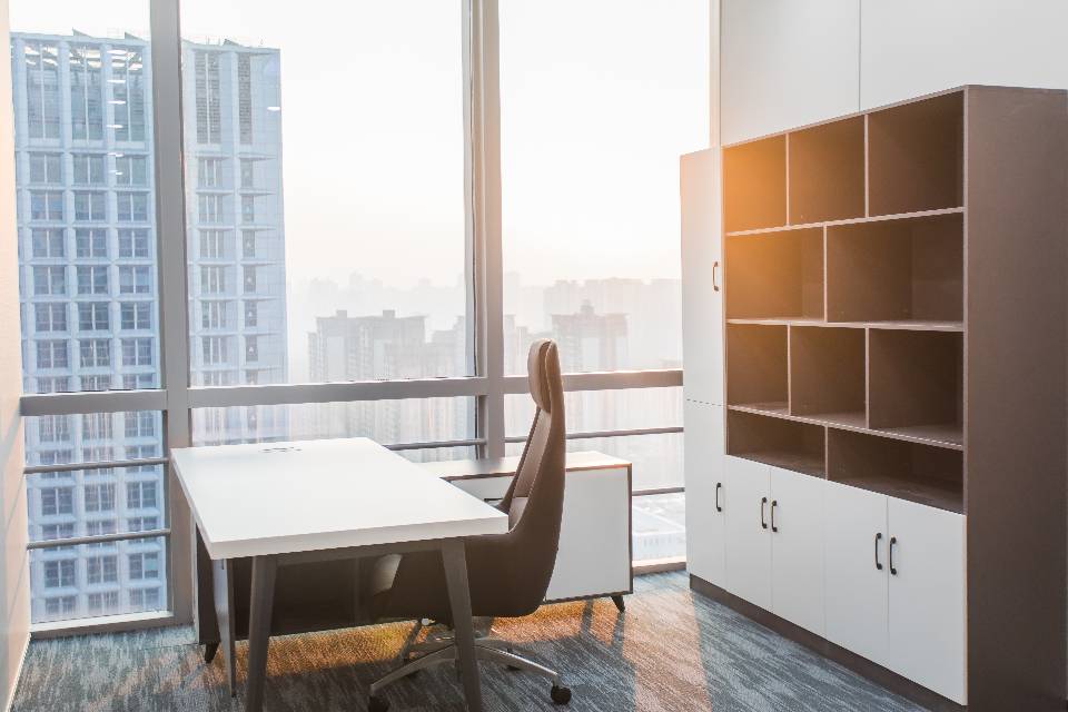 五洲交通大厦2015号  142平