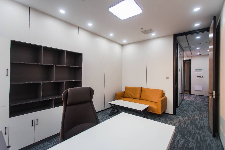 五洲交通大厦2015号  142平