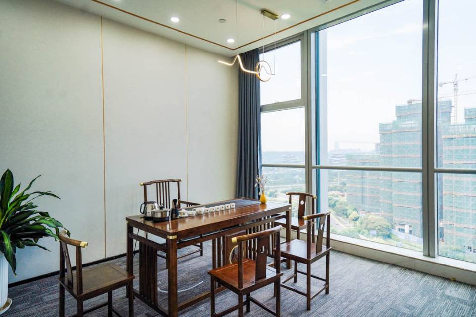 龙光国际A座1412室