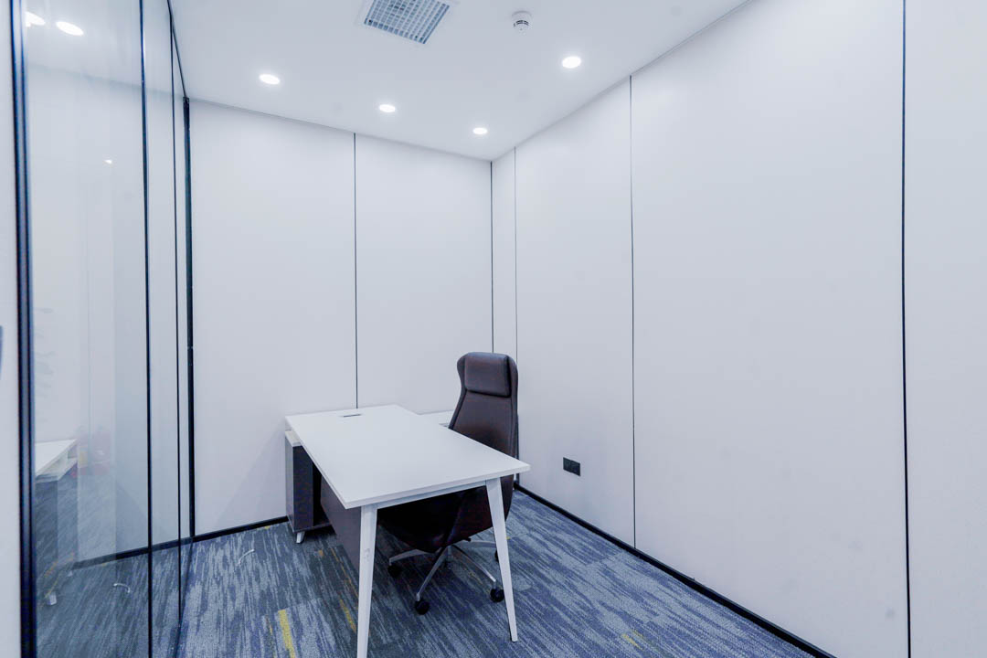 环球金融中心t2栋1415室122.8平2+8工位