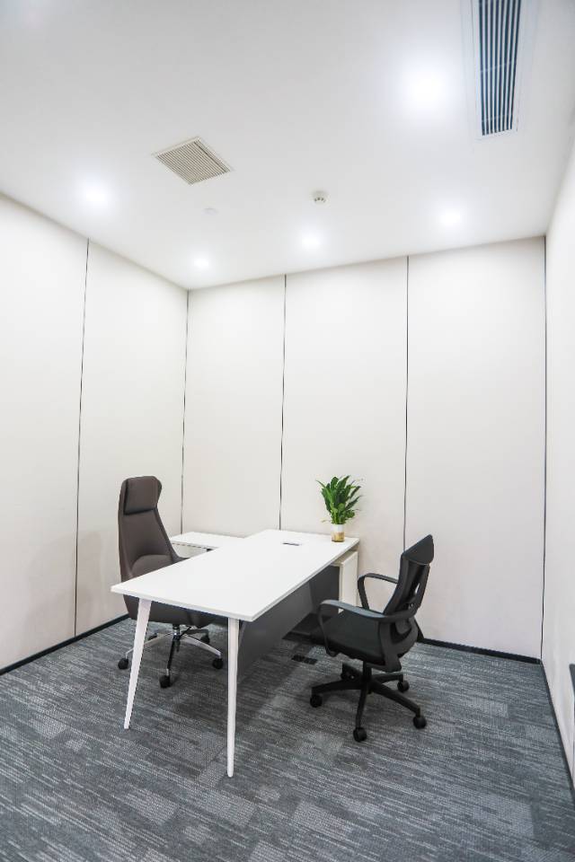 龙光国际A座812室