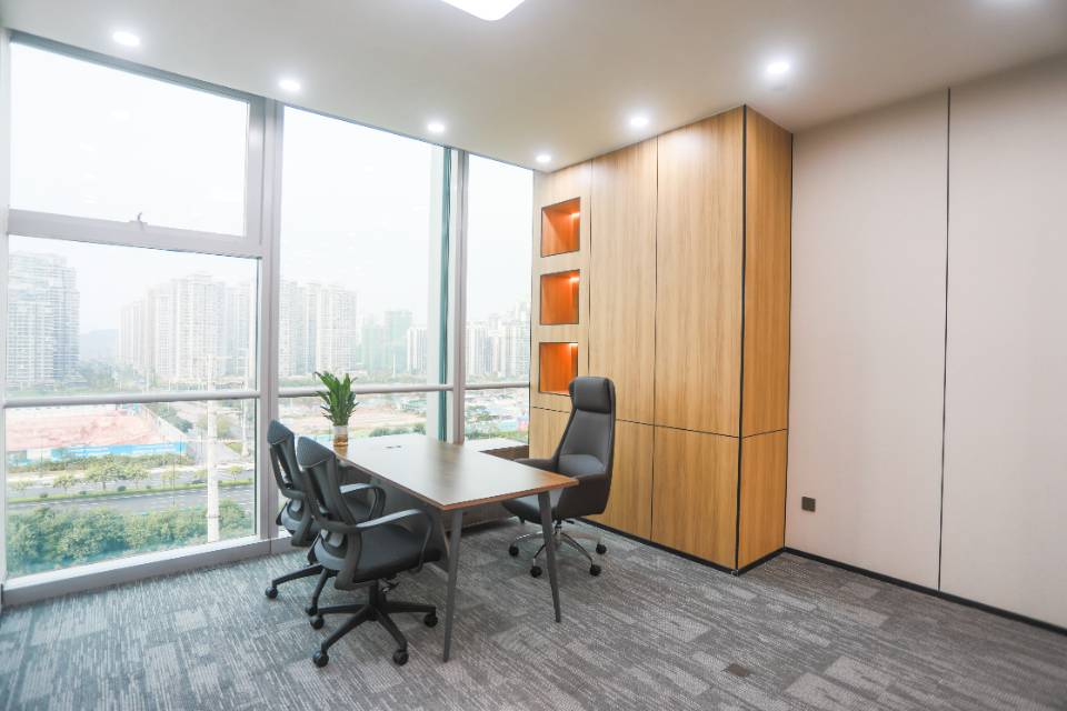 龙光国际A座812室