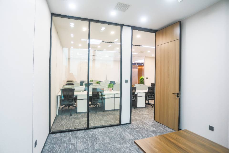 龙光国际A座812室