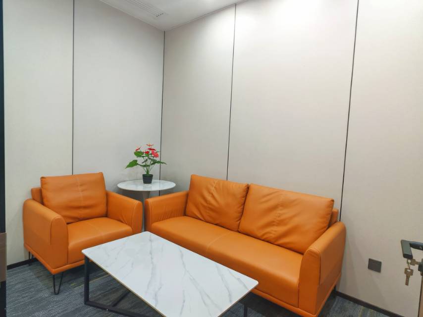 南宁环球金融中心126平2隔间加8工位