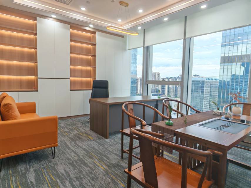 南宁环球金融中心126平2隔间加8工位