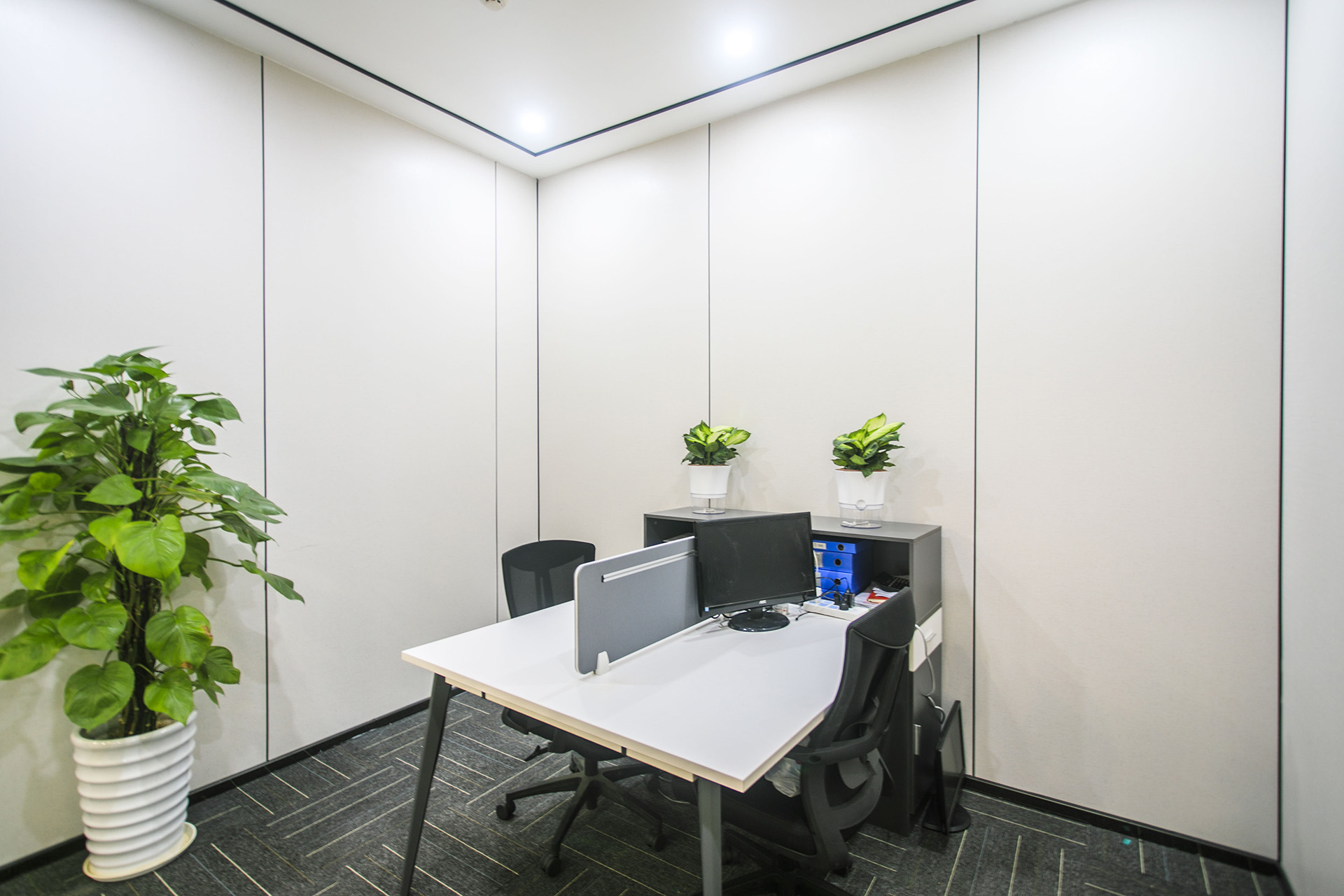 阳光金融大厦2人工位间