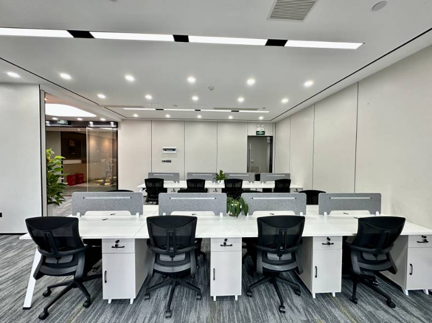 五洲交通大厦2008 电梯口大门 387平6+1格局