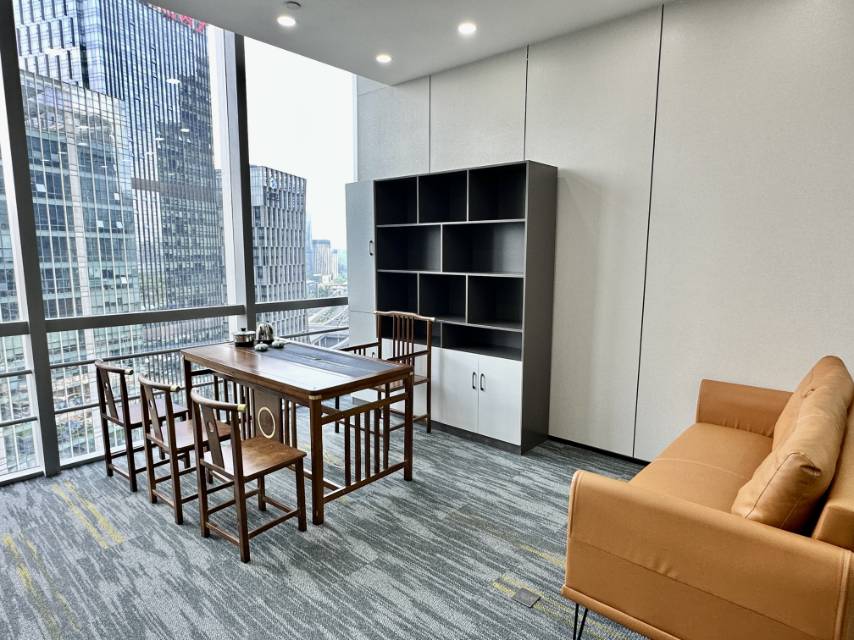 五洲交通大厦2008 电梯口大门 387平6+1格局