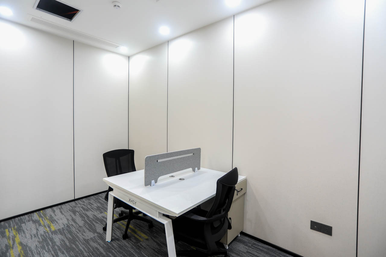 南宁环球金融中心T2栋122平2+8工位