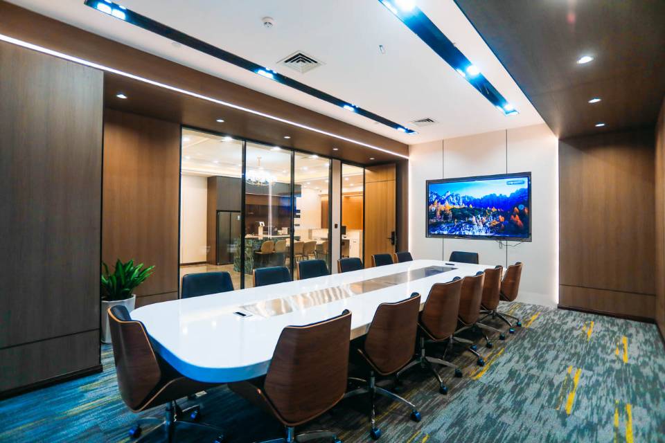 南宁环球金融中心T2栋122平2+8工位