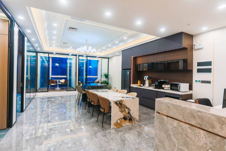 南宁环球金融中心T2栋122平2+8工位