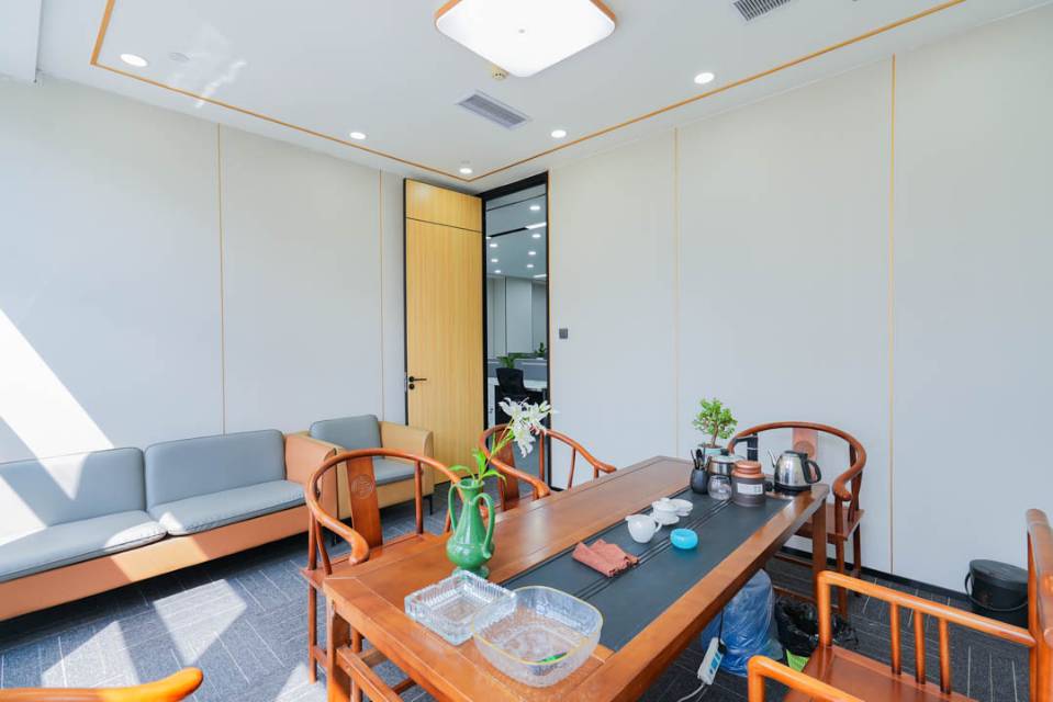 碧园中心A座1408号 193.32平