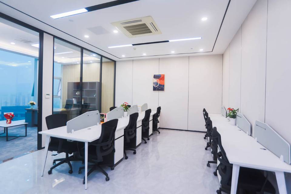 阳光金融大厦2201号 148平