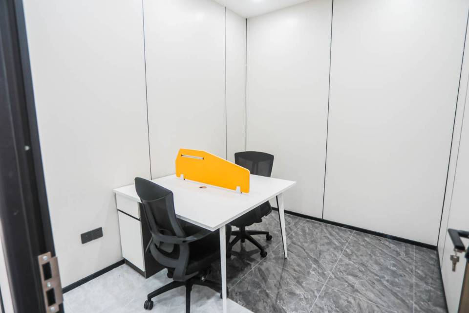 阳光金融大厦2211号108平