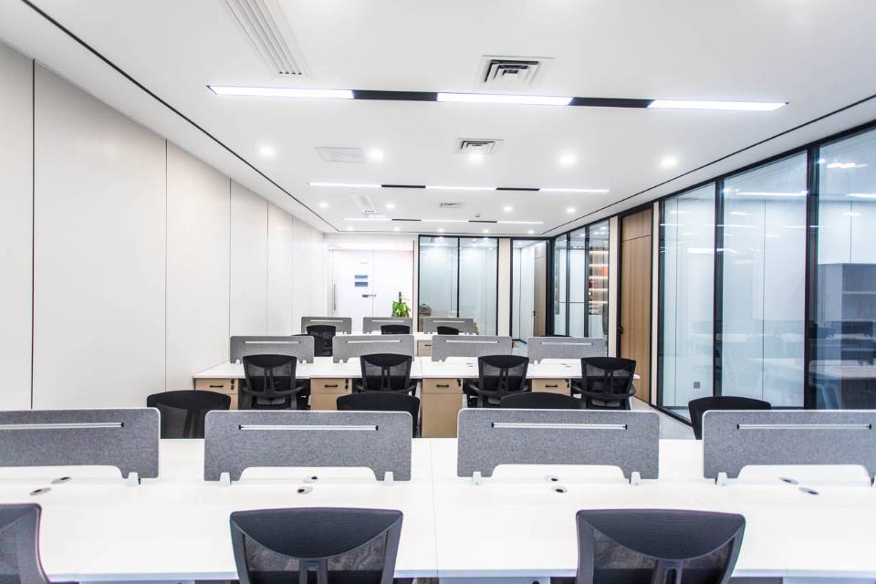 环球金融中心239平3+24工位，双面采光