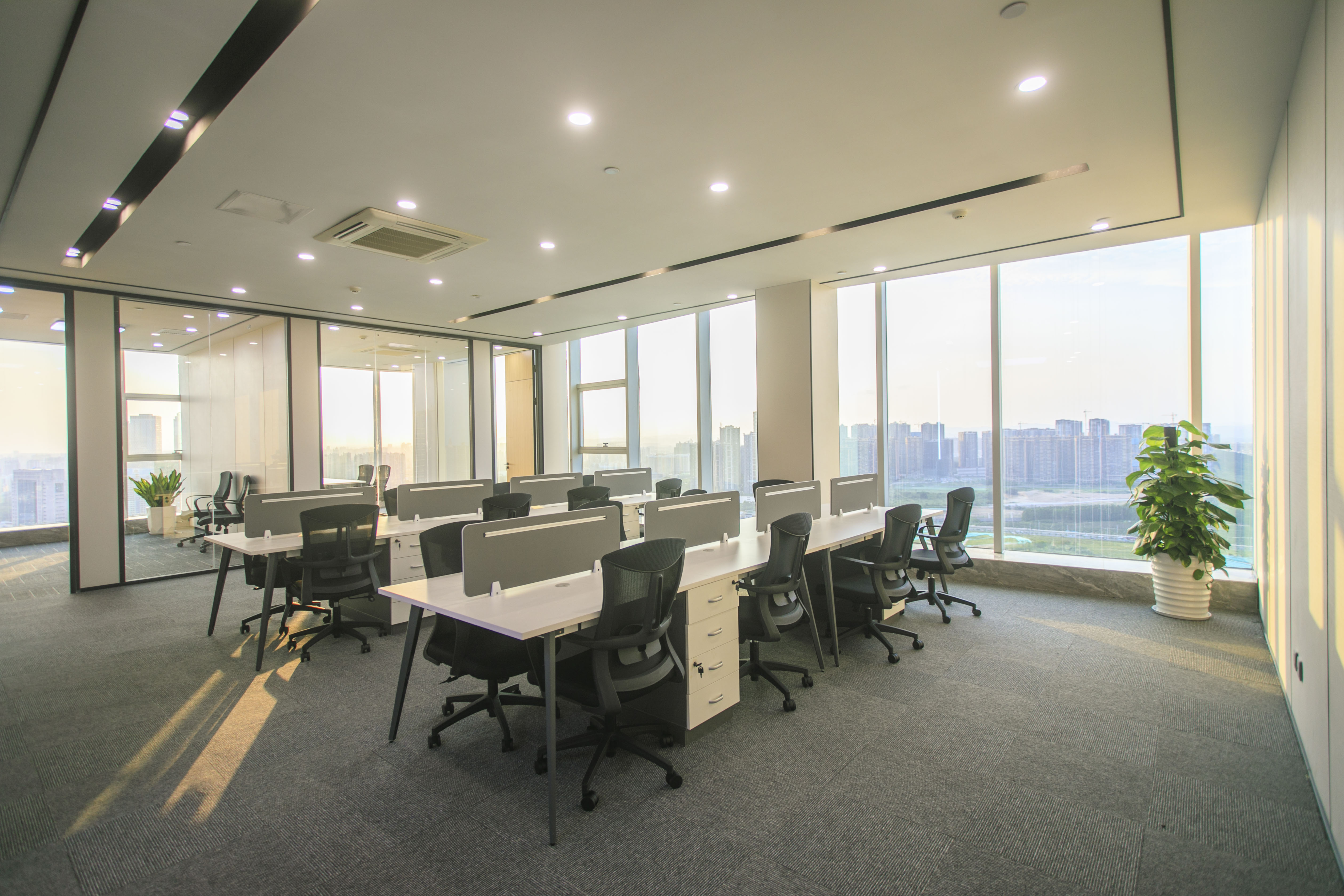 阳光金融大厦2305号306平